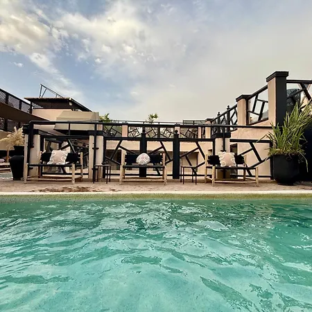 Riad Basidi piscine chauffée sur le toit de la médina-3